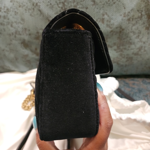 ‼️SOLD‼️Black Velvet Gucci Marmont Crossbody Bag - Picture 5 of 8